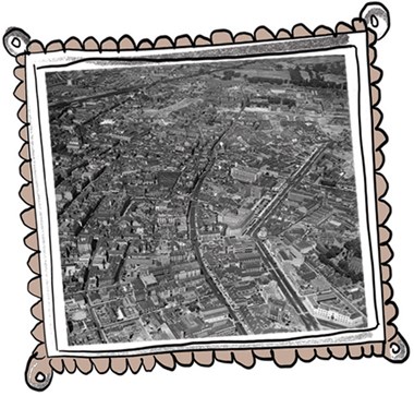 Black and White Aerial pic of Leicester in 1949 inside a hand-drawn frame.