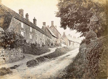 Cottages in Preston Capes
